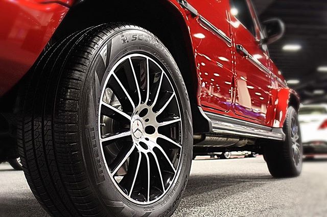 Who loves the Mercedes-Benz G-Class?!🙋🏻‍♀️ #mercedesbenz #mercedes #ftworthautoshow #GClass #autoshow