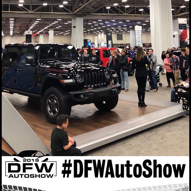 Today’s the last day to use our snapchat filter! Come on down to the final day of the #dfwautoshow! #dallas #jeep #autoshow @jeep