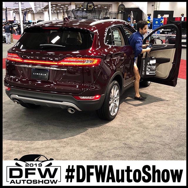The best part about coming to the #dfwautoshow is being able to experience a variety of vehicles without the pressure of bbuying! Get your tickets 🎟online now and come on out! #autoshow #dallas #lincoln #friday