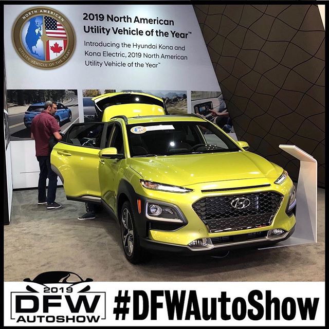 Just a little color...not too much😅 What do you think of this lime green?! @hyundaiusa #dfwautoshow #dallas #hyundai #autoshow #weekendfun
