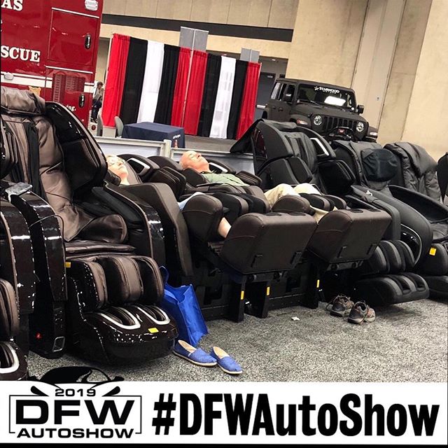 After strolling around the #dfwautoshow, stop by the aftermarket for a full body massage! 💆‍♂️💆‍♀️ #autoshow #massagechairs #dallas #relax